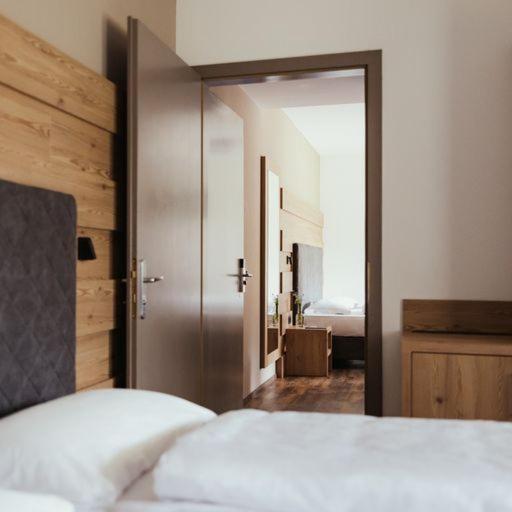 Hotel Leonard Nova Ponente Ngoại thất bức ảnh