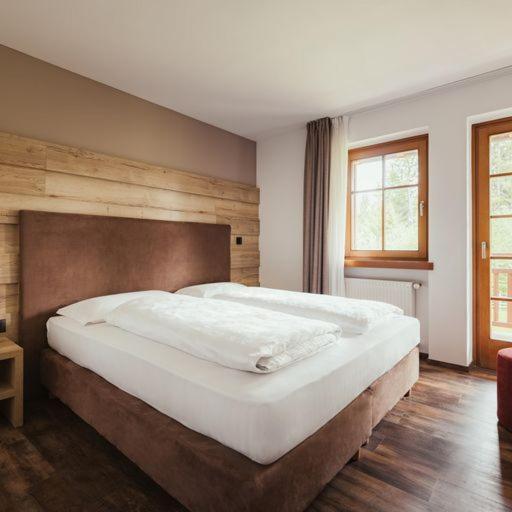 Hotel Leonard Nova Ponente Ngoại thất bức ảnh